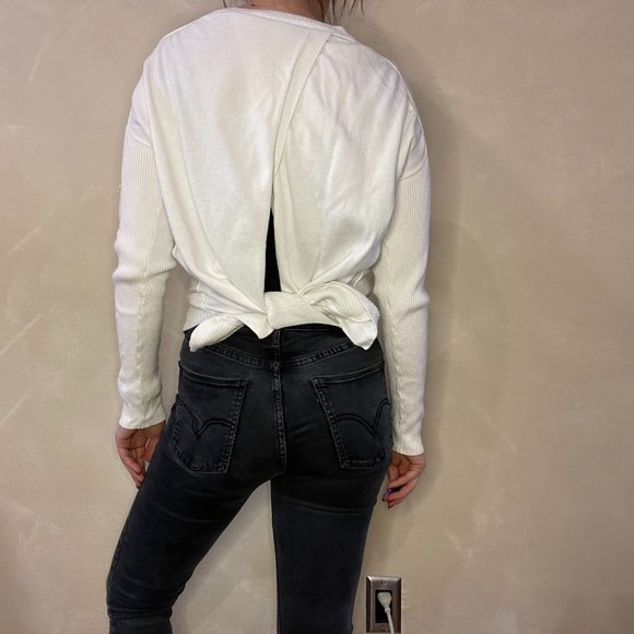 Athleta Open-back Crewneck Sweater White Soft in Size Small - Picture 2 of 7